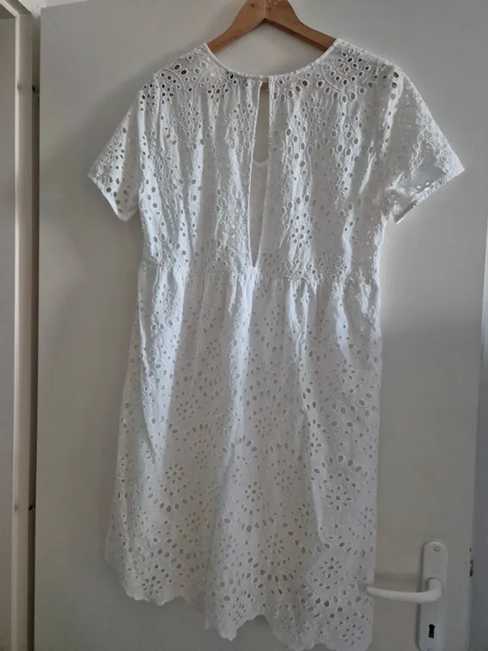 Robe blanche le temps des cerises - photo numéro 4