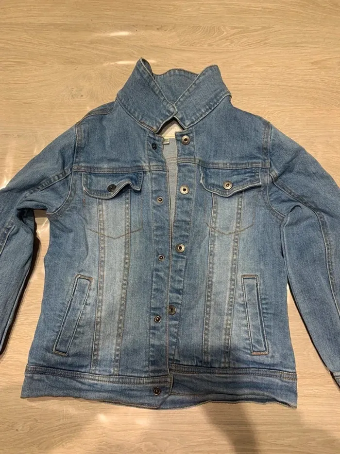 Veste en jean bleu clair