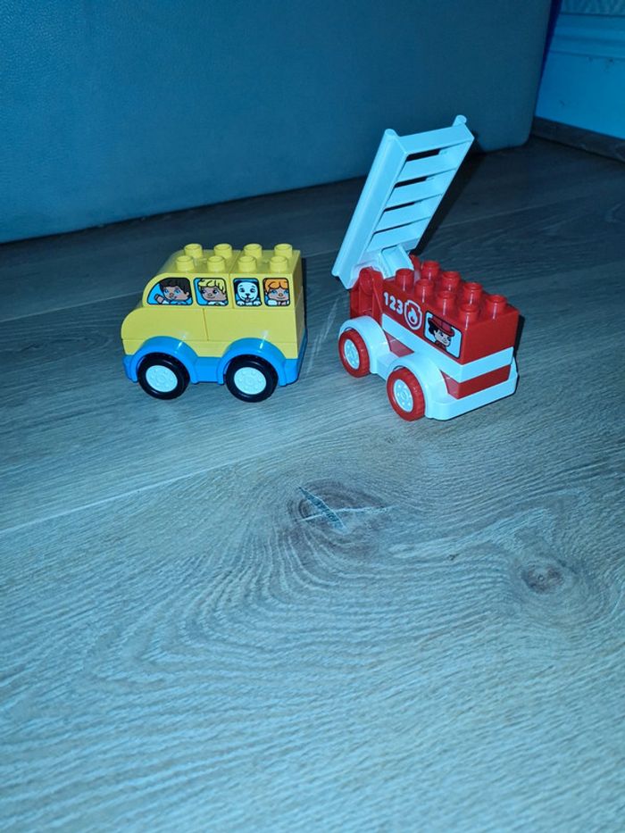 Lot 2 voitures lego duplo