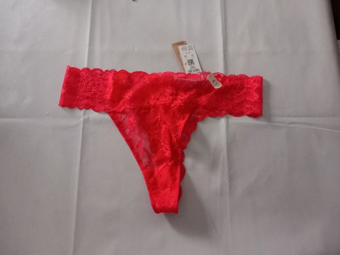 String rouge taille 42 - photo numéro 2