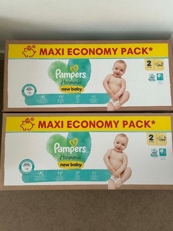 Lot de 2 cartons de couches taille 2 Pampers harmonie 