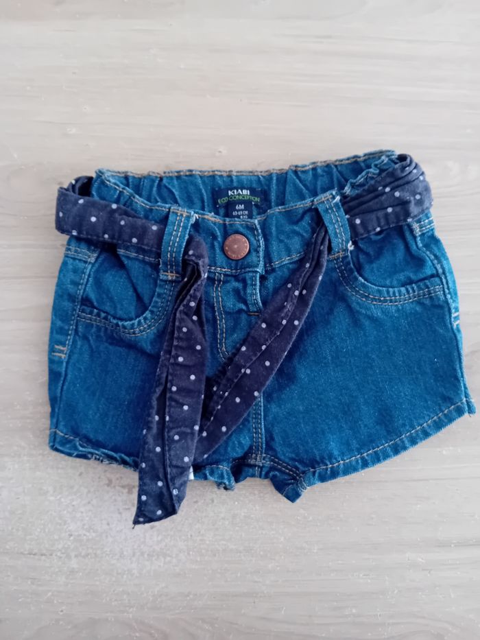 Short fille