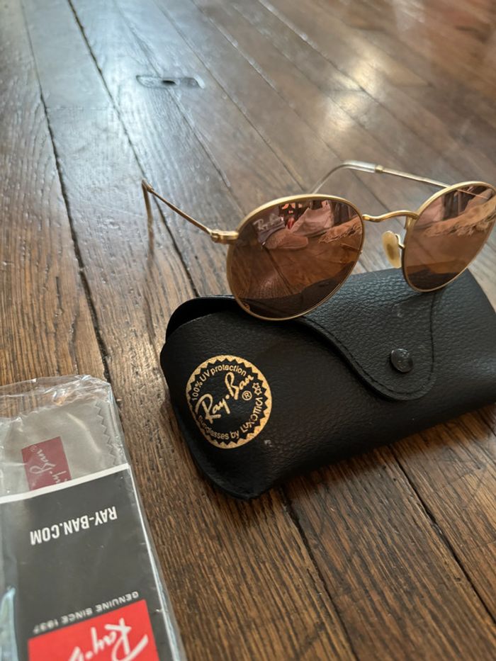 Lunettes Rayban Très peu portées Verres roses et monture doré Valeur 173 euros - photo numéro 8