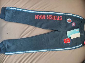 Jogging spiderman Kiabi enfant taille 8 ans