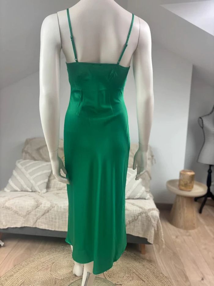 Robe satinée verte T34/36 neuve - photo numéro 3