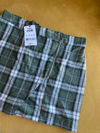 Jupe à carreaux taille M neuf