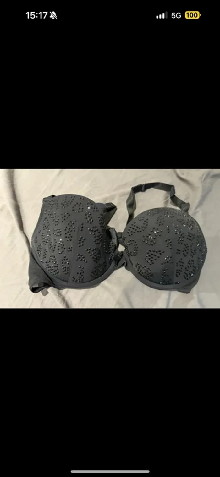 Soutien-gorge noir paillettes Lovable EU44