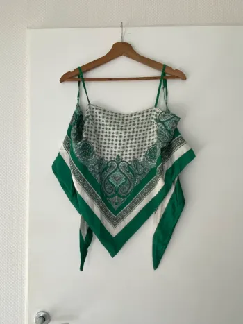 Top bandeau verte en satin