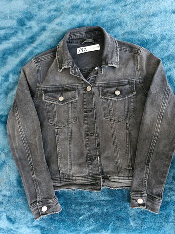 Veste en jean Zara noire délavée coupe courte