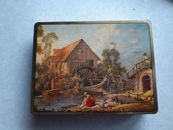 Boite en fer "Lavandière et moulin"