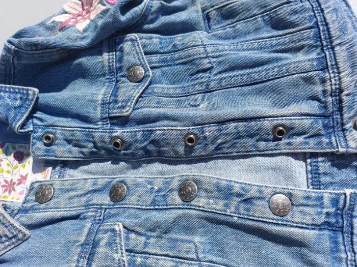 veste en jean broderies 2 ans - photo numéro 2