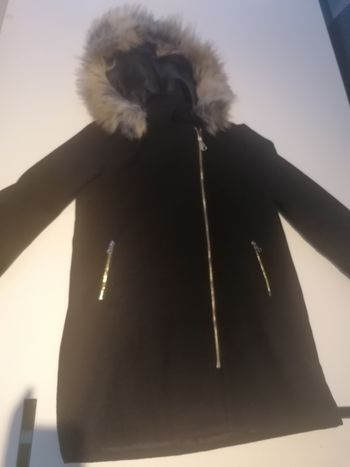 Manteau noir avec capuche taille 12-14ans