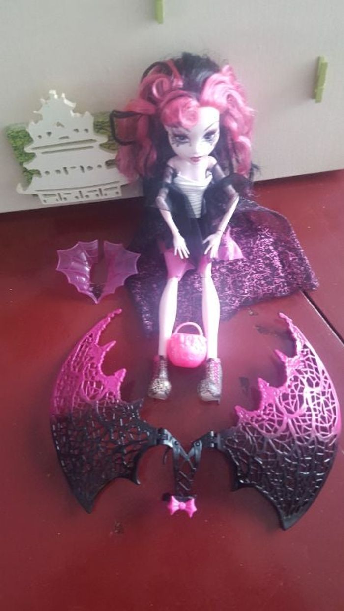 draculaura monster high halloween très bon etat