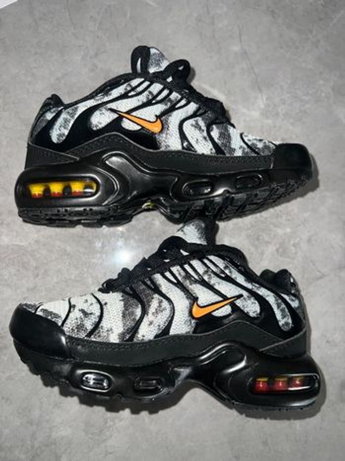 NIKE TN MILITAIRE GRIS ORANGE 28 - photo numéro 5