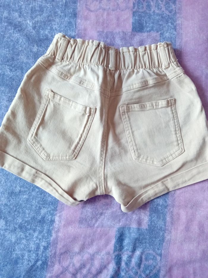 Short bershka taille 32 - photo numéro 6