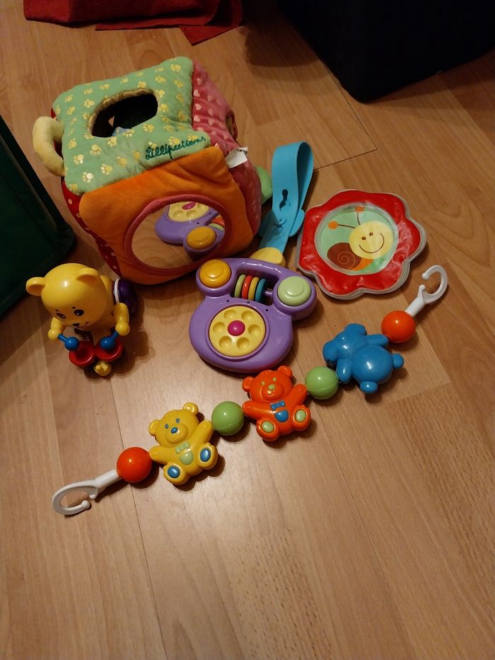 Lot de jouets - photo numéro 2