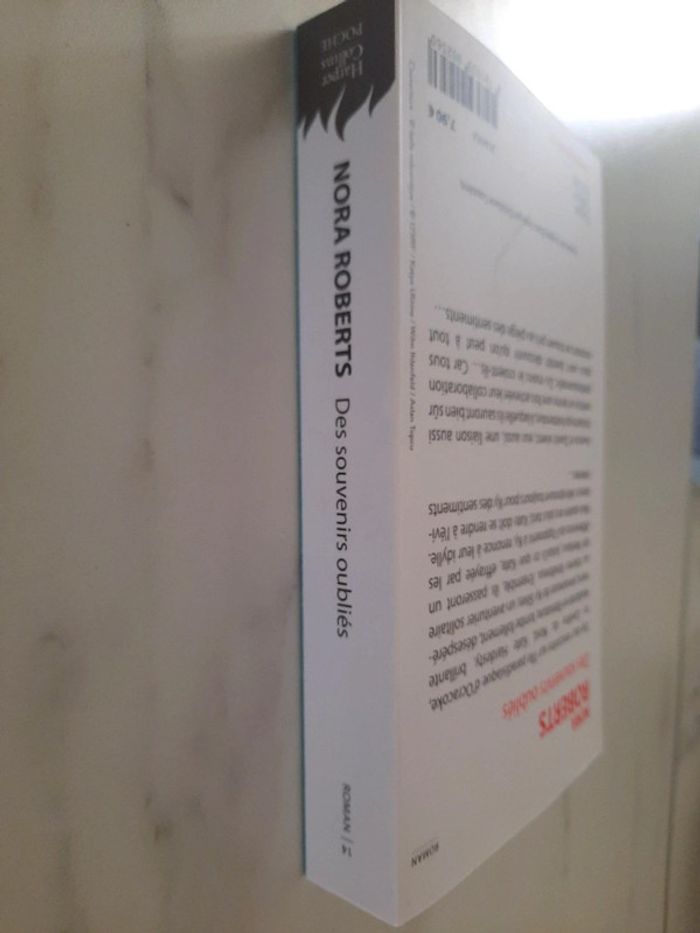 Livre " Des souvenirs oubliés" - Nora Roberts - photo numéro 4