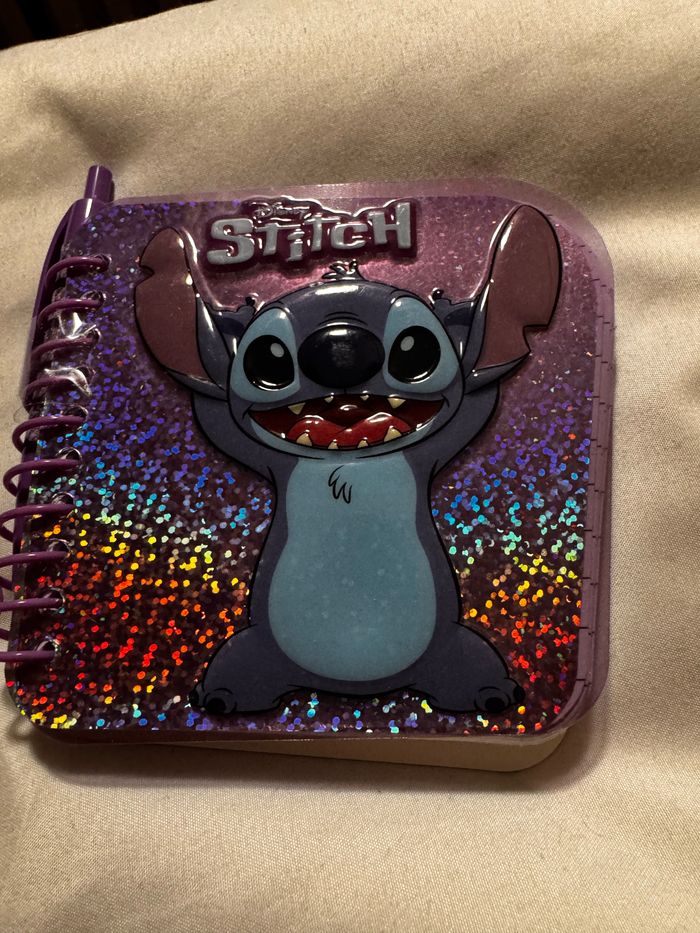 Bloc note Stitch avec stylo neuf