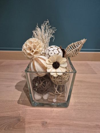 Vase avec décoration