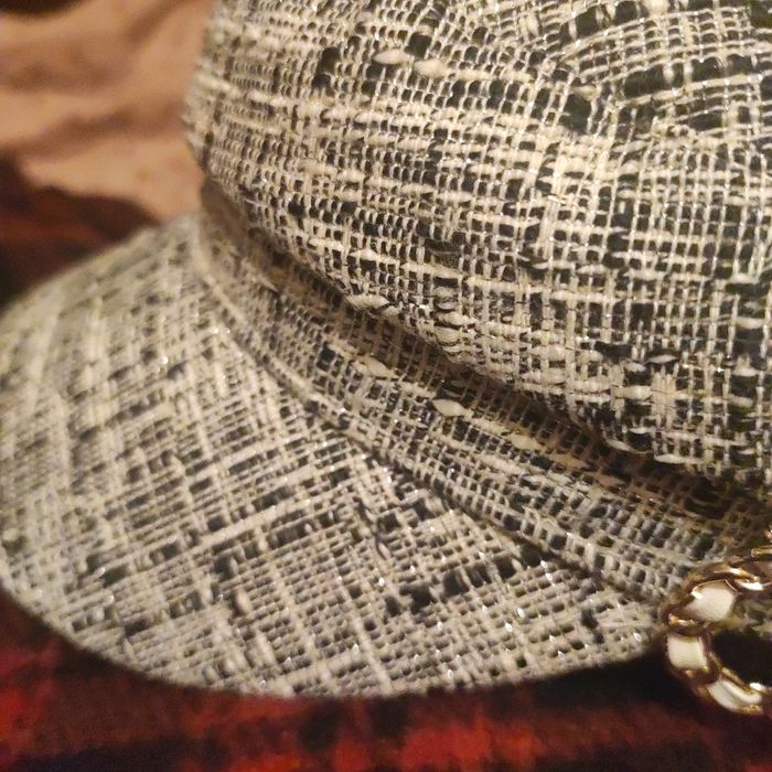 Casquette chic avec broche et perles imitation. Aldo. Neuve. - photo numéro 4