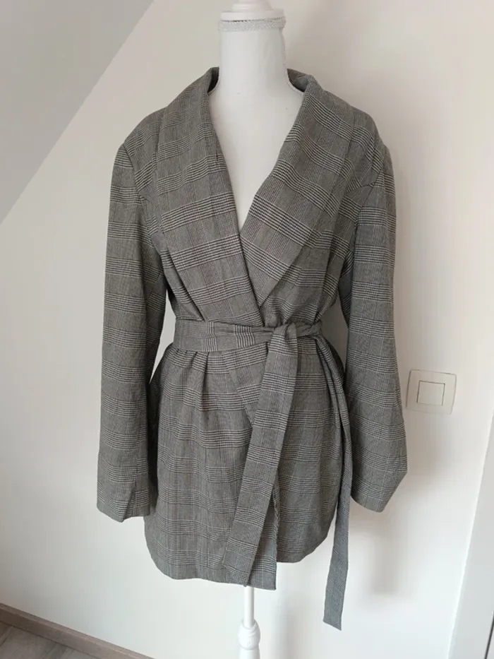 Blazer long à carreaux prince de Galles ceinturé – Bodyflirt – Taille 48
