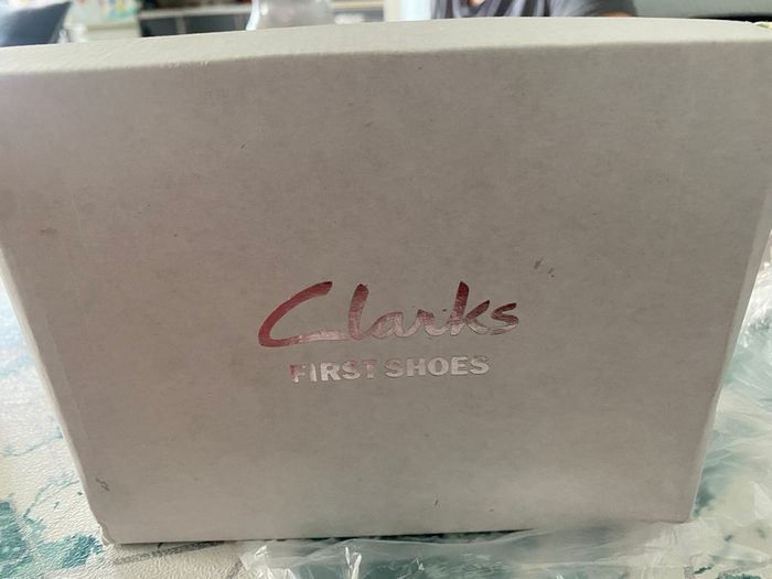 Chaussure bebe clarks  pointure 20 neuve - photo numéro 4