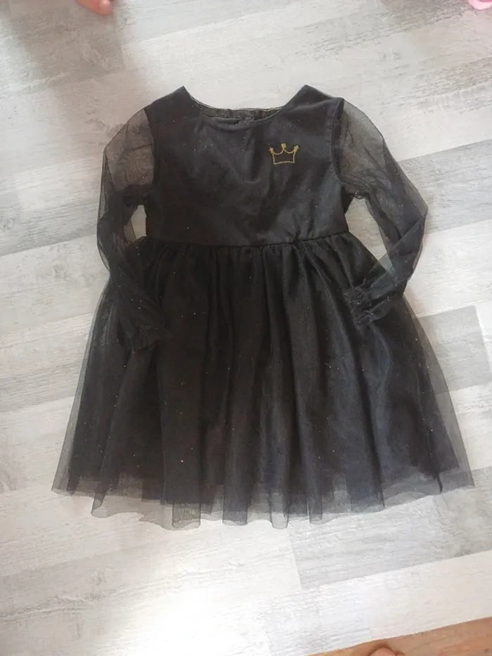 Robe noir - photo numéro 2