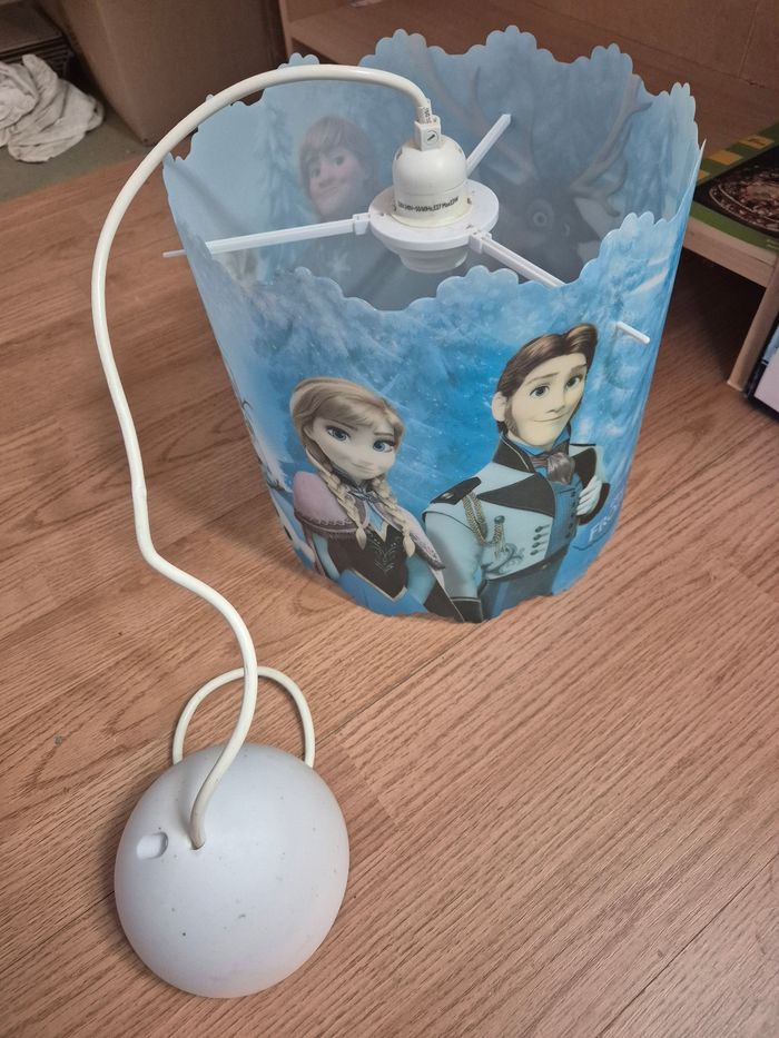 Lustre enfants reine des neiges