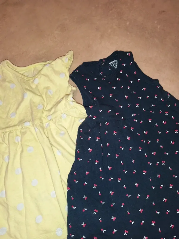 Deux robes sans manches taille 18-24 mois marque diverses - photo numéro 4