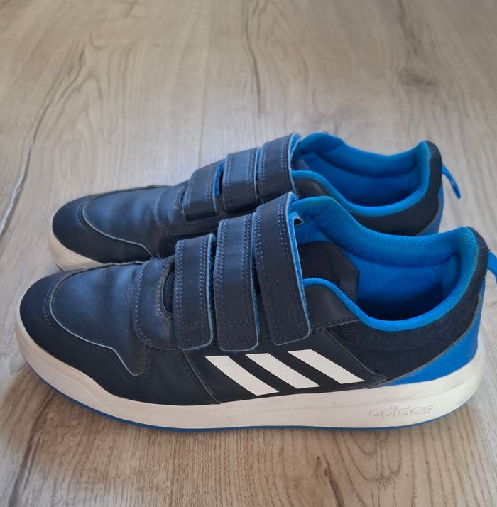 Basket Adidas T37,5 comme neuves - photo numéro 2