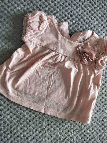 Tee shirt rose pâle en 0/3 mois motif fleur baby gap