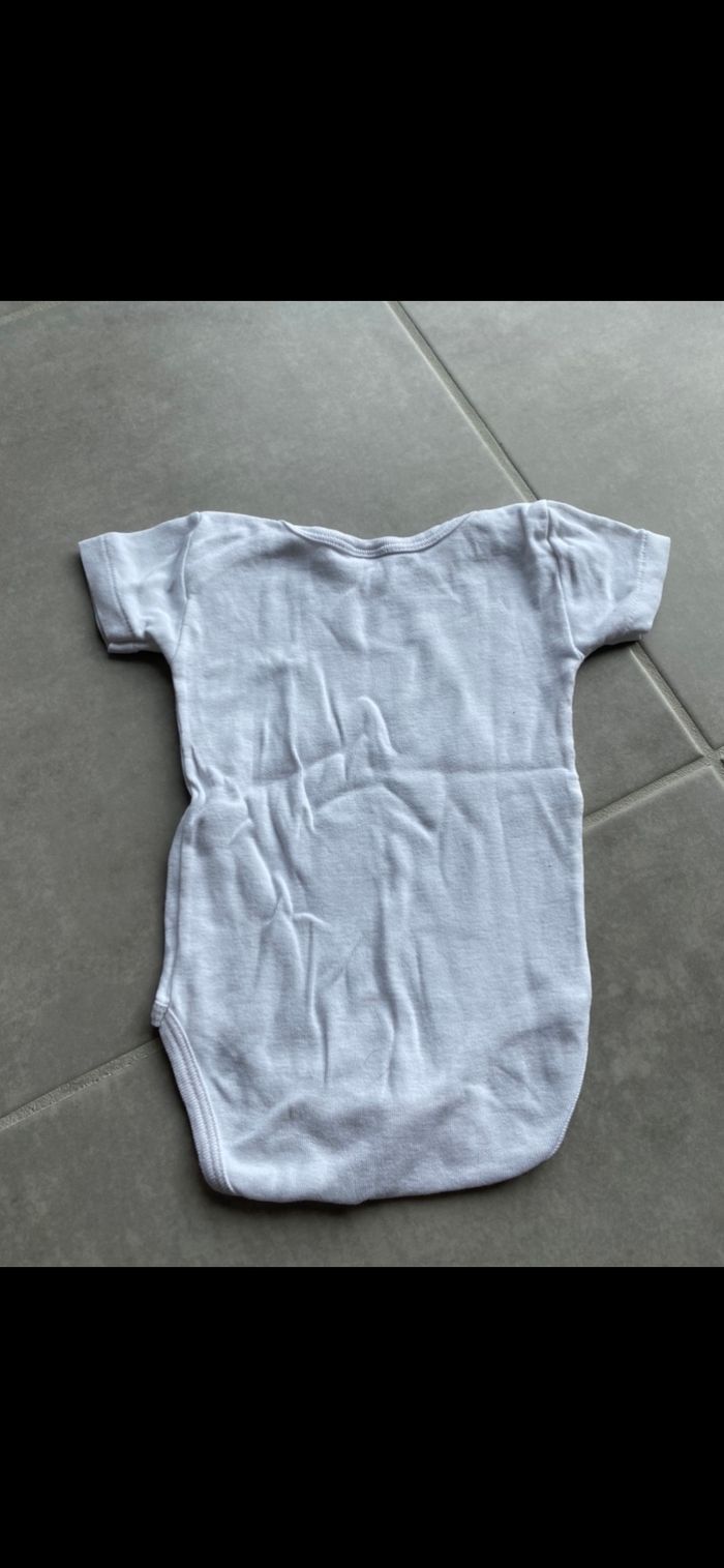Lot de 2 bodys manches courtes 6 mois - photo numéro 6
