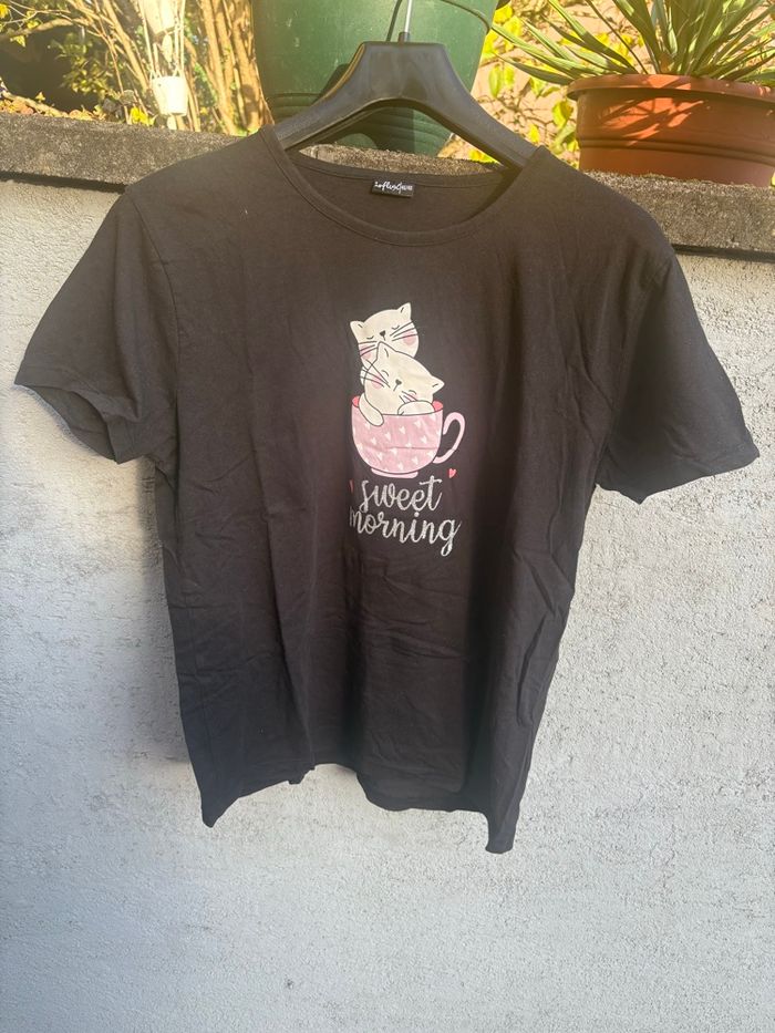 T shirt noir avec chat