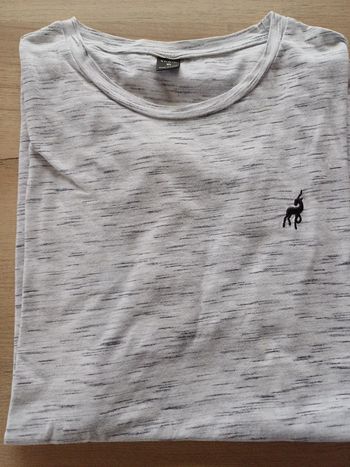Tee-shirt