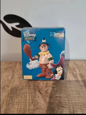 Figurine disney heroes garçon perdu peter pan famosa