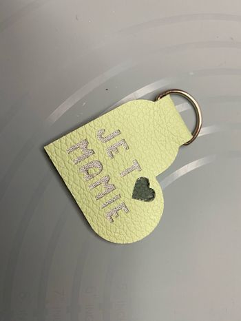 Porte clé coeur simili cuir fête des grands mères