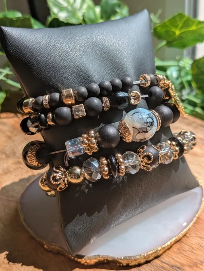 Lot de 4 bracelets en acrylique noir - photo numéro 2