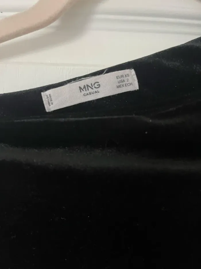 Robe one shoulder noir velours - photo numéro 2