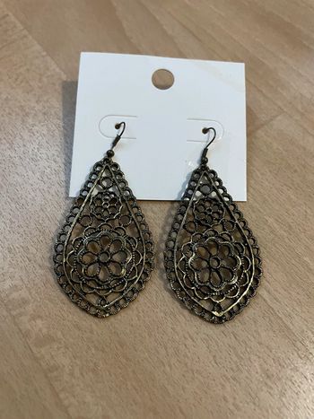 Boucles d’oreilles à motifs
