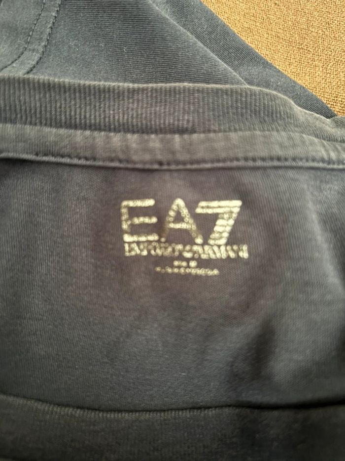 TEE shirt Emporio Armani taille M - photo numéro 4