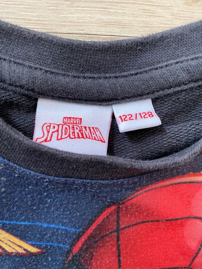 T shirt Spider-Man taille 8 ans - photo numéro 2