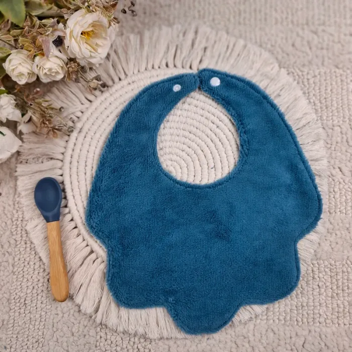 Bavoir forme fleur motif liberty bleu - photo numéro 3