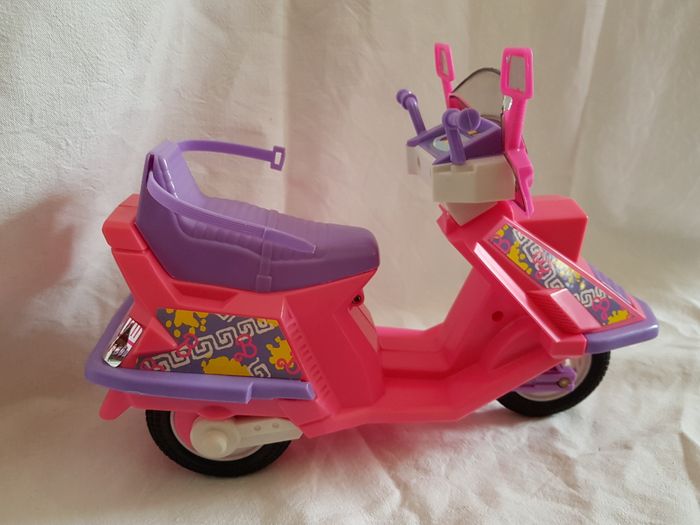 Le scooter de Barbie Mattel 9459 Année 1992 vintage - photo numéro 2