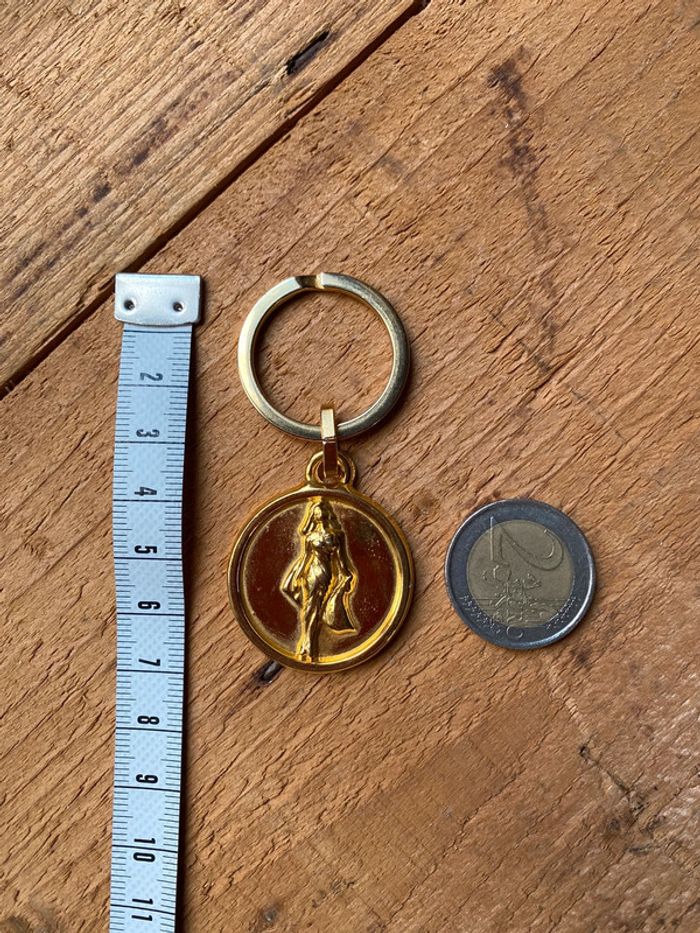 Porte clefs journée de la femme Avon - photo numéro 3