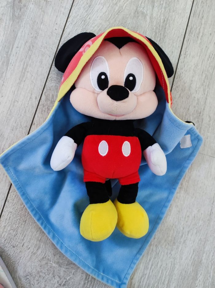 Peluche bébé mickey Disney