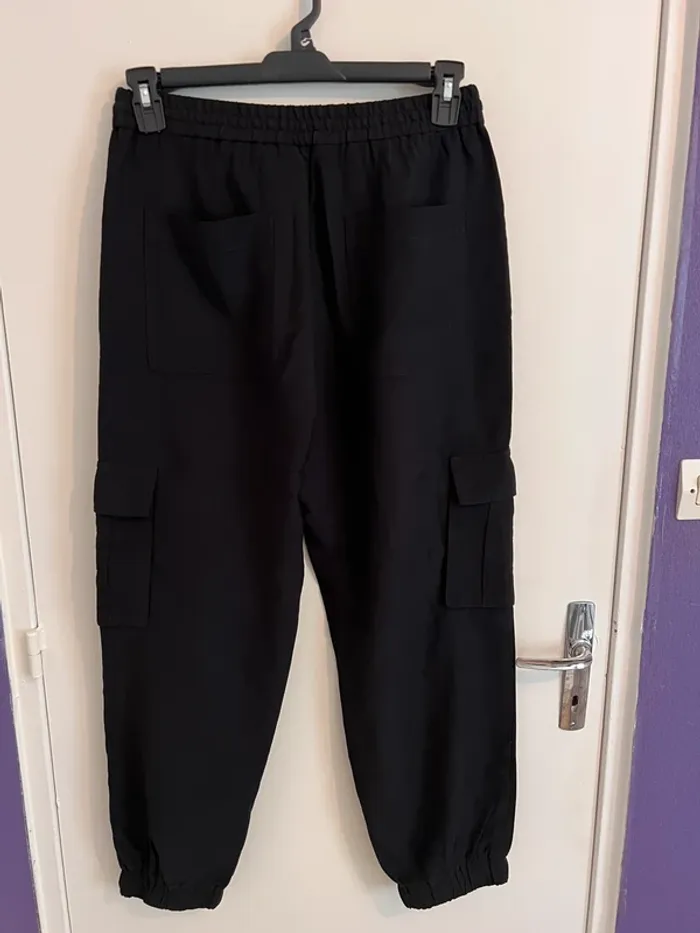 Pantalon pour femme, noir, cargo  taille élastique avec cordon, bas élastique taille 38 zara - photo numéro 2