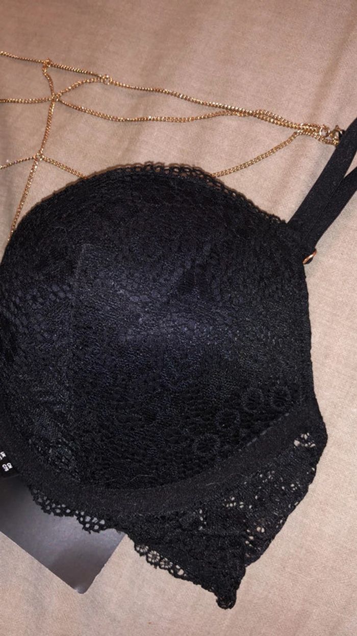 Soutien gorge sexy avec chaîne dans le dos - photo numéro 3