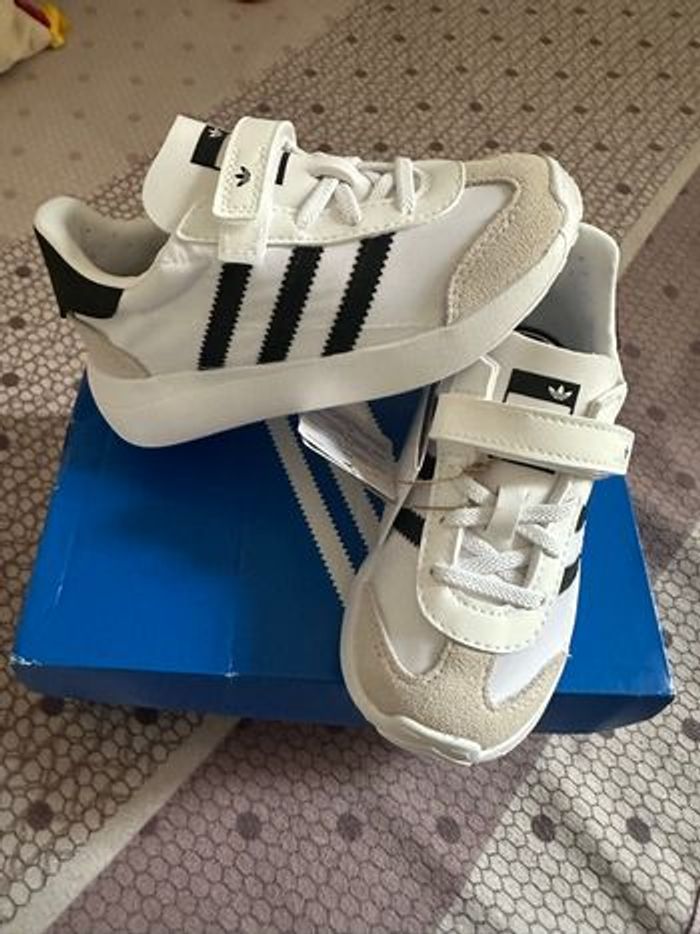 Basket adidas - photo numéro 3