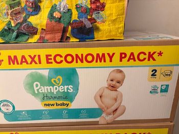 Carton couches Pampers T2