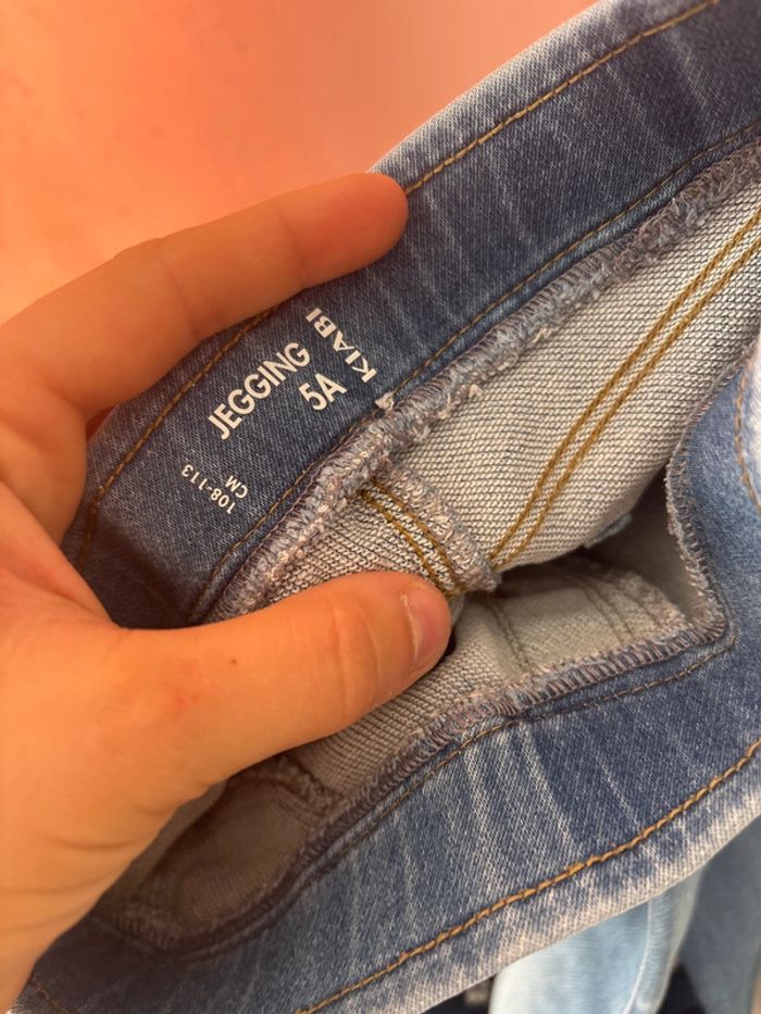 Lot de deux Jegging Kiabi taille 5 ans fille - photo numéro 2